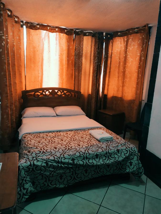 Hostal Ajavi Del Sur Quito Eksteriør bilde