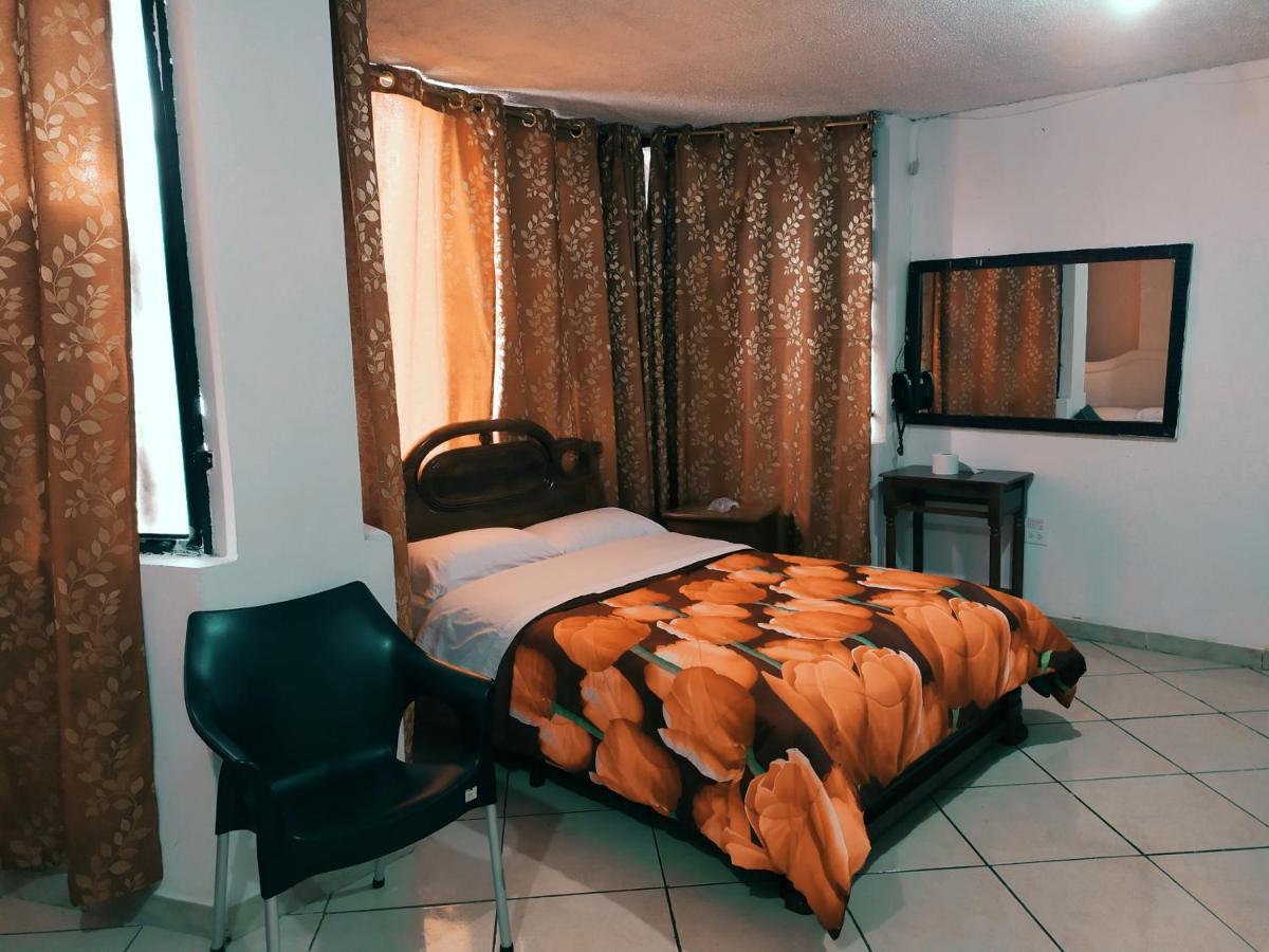 Hostal Ajavi Del Sur Quito Eksteriør bilde