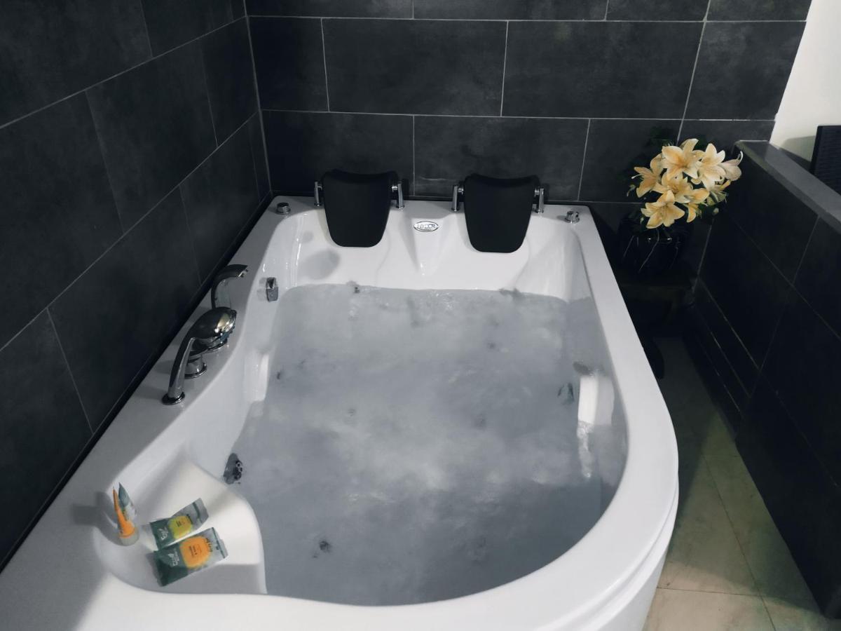 Hostal Ajavi Del Sur Quito Eksteriør bilde